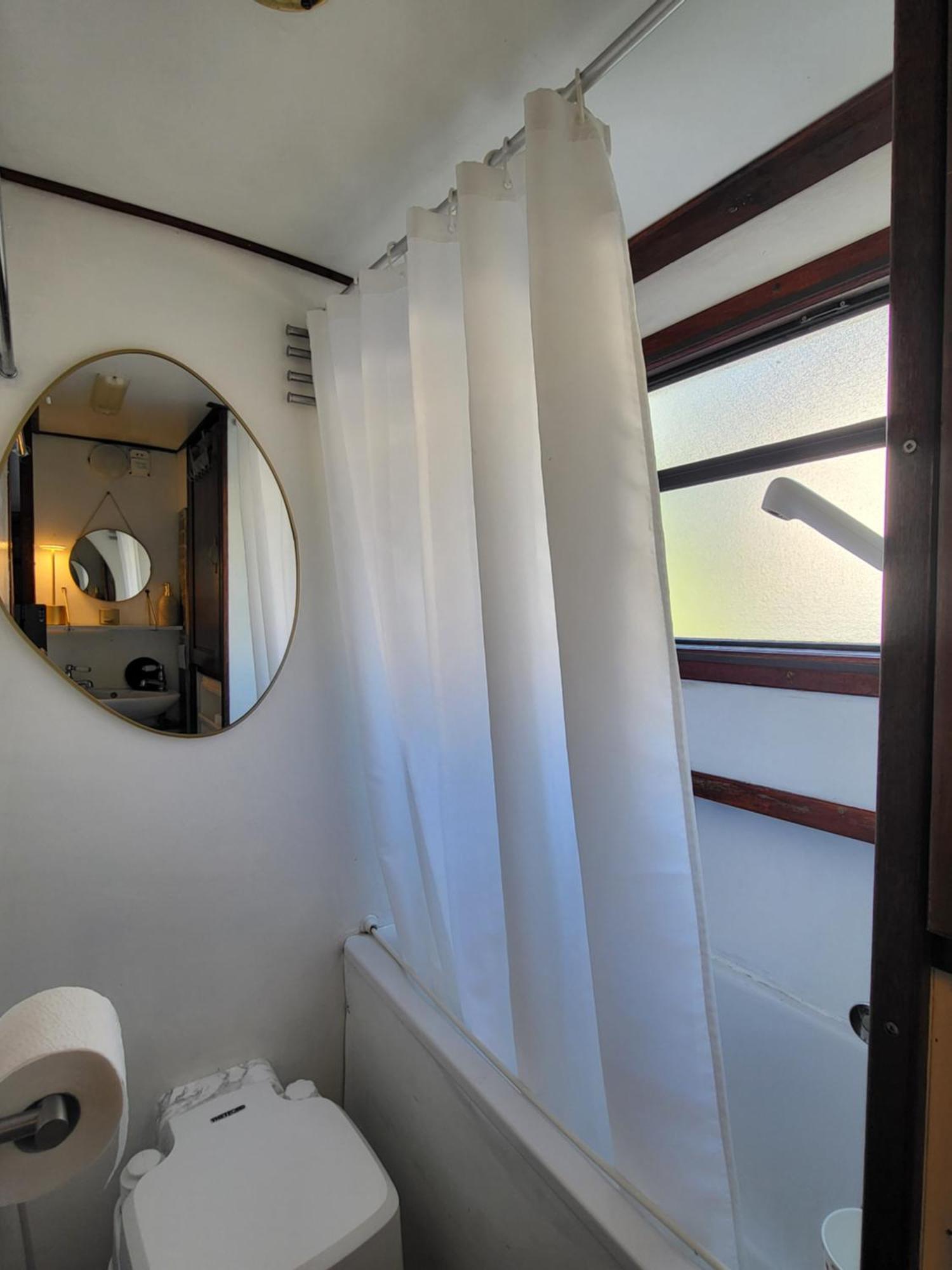 Hotel Comfy Canal Boat In Little Venice For Family & Friends Londres Exterior foto